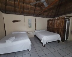 Hotel Las Cabañas del Doctor (Majahual, Mexico)