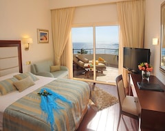 Alexander The Great Beach Hotel (Pafos, Chipre)