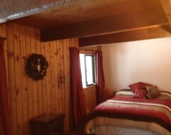 Hele huset/lejligheden True Ski-In/Ski-Out Cabin At Burfield Heights (Sun Peaks, Canada)