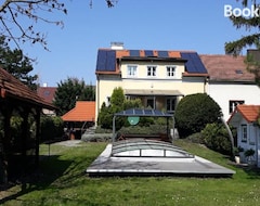 Tüm Ev/Apart Daire Bed & Pool (Wiener Neustadt, Avusturya)