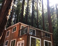 Toàn bộ căn nhà/căn hộ Mountain Cabin W/king Suite Nestled Under Redwood Trees (Boulder Creek, Hoa Kỳ)