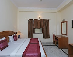 Khách sạn OYO Hotel Kavya Palace (Faridabad, Ấn Độ)