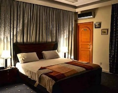 Hotel Explorer's Lounge (Islamabad, Pakistan)