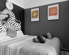 Otel Sunrise Studio Zebra (Hospitalet de l'Infant, İspanya)