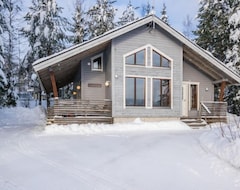 Entire House / Apartment Vacation Home Hallanhelmi A Paritalo In Hyrynsalmi - 10 Persons, 2 Bedrooms (Hyrynsalmi, Finland)