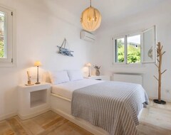Cijela kuća/apartman Beachfront Andros Retreat | Villa Stenies Thalassa | Private Pool | 4 Bedrooms | Piso Gyalia Beach (Andros, Grčka)