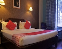 Khách sạn OYO 22875 Deliza Residency (Thrissur, Ấn Độ)