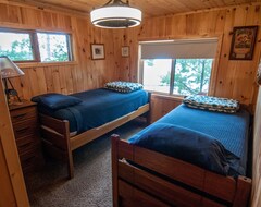 Entire House / Apartment Vintage Vermilion - Cabins & Retreat (Main Cabin) (Cook, USA)