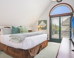 Cijela kuća/apartman 5 Bedroom W/guesthouse - Mins To Skiing+hot Tub+sleep 20+5 King Beds+fireplaces (Holadej, Sjedinjene Američke Države)