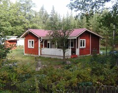 Toàn bộ căn nhà/căn hộ Red Cottage Near The Lake With Free Wifi (Hallaryd, Thụy Điển)