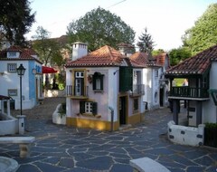 Toàn bộ căn nhà/căn hộ Coimbra - Quiet Cottage With Pool And Tennis Court - 40 Km From The Beach. (Barcelos, Bồ Đào Nha)