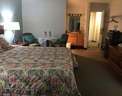 Khách sạn Colonial Brick Inn & Suites (New Milford, Hoa Kỳ)