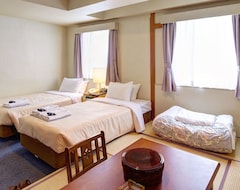 Okinawa Sunplaza Hotel (Naha, Japón)