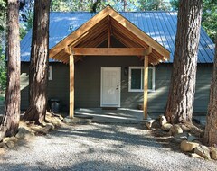 Cijela kuća/apartman Cozy Cabin W/hot Tub (Emigrant Gap, Sjedinjene Američke Države)