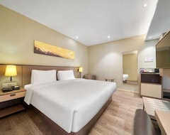 Hotel Home Inn Plus (Shaoxing East Station Fengshan South Station) (Shaoxing, China)