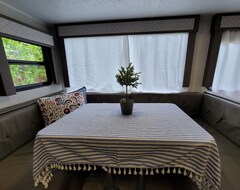 Hele huset/lejligheden New Glamping In The Heart Of Eatonville (Eatonville, USA)