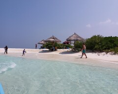 Hotelli Ras Village (Rasdhoo Atoll, Malediivit)
