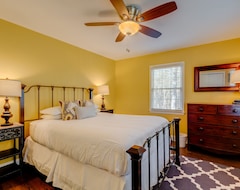 Cijela kuća/apartman Private Retreat On 10 Acres Minutes From Monticello, Wineries & Charlottesville! (Charlottesville, Sjedinjene Američke Države)