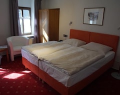Khách sạn Hotel Zur Post (Mülheim an der Mosel, Đức)