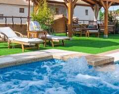 Cijela kuća/apartman Holiday Home With Swimming Pool And Garden In Frailes (Frailes, Španjolska)