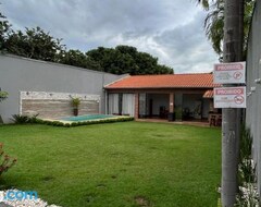 Entire House / Apartment Casa Sa Pedra (Goiânia, Brazil)