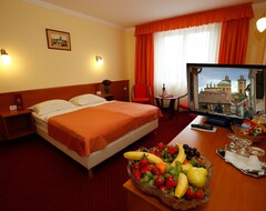 Hotel Korona Wellness, Rendezveny Es Borszalloda (Eger, Hungría)