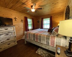 Entire House / Apartment Cozy Country Cabin-offering Marriage Enrichment Series-more Below, See Owner (Powderly, USA)