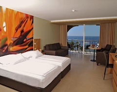 Khách sạn Hotel Four Views Oasis (Caniço de Baixo, Bồ Đào Nha)