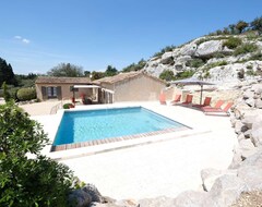Cijela kuća/apartman Charming Villa With Heated Pool For 8 People Near Eygalières (Orgon, Francuska)