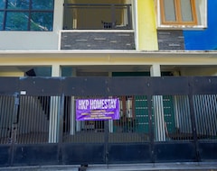 Hotel Oyo 93186 Hkp Homestay Syariah (Blitar, Indonesien)