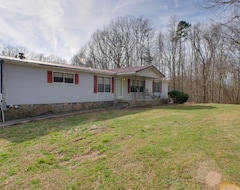 Entire House / Apartment New! Peaceful Gem Near Cloudland Canyon State Park (Rising Fawn, USA)