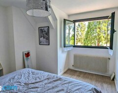 Tüm Ev/Apart Daire Villa De 7 Chambres Avec Vue Sur La Ville Piscine Interieure Et Jardin Clos A Parmain A 2 Km De La Plage (Parmain, Fransa)