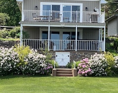Toàn bộ căn nhà/căn hộ Lincoln Lake Paradise With Tiki Bar & Hot Tub (Gowen, Hoa Kỳ)