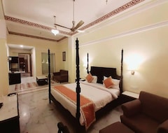 Hotel Umaid Lake Palace - An Organic Retreat (Dausa, India)