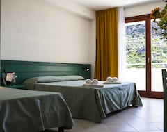 Hotel Miralonga (La Maddalena, Italy)
