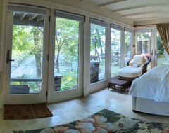 Toàn bộ căn nhà/căn hộ All-season Lakefront With Hot Tub, Sauna, Firepits (New Milford, Hoa Kỳ)