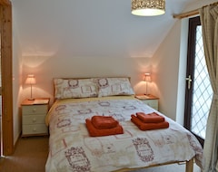 Koko talo/asunto 2 Bedroom Accommodation In Tregrehan, Near St Austell (Charlestown, Iso-Britannia)