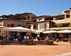Hotel Villaggio Est (San Teodoro, Italia)