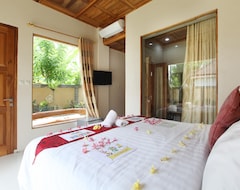 Bed & Breakfast Royal Bali Beach Club At Candidasa (Candi Dasa, Indonesia)