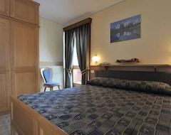 Khách sạn Hotel Baita Della Luna (Livigno, Ý)