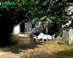 Toàn bộ căn nhà/căn hộ Petit Gite Isole Pleine Nature (Le Saint, Pháp)