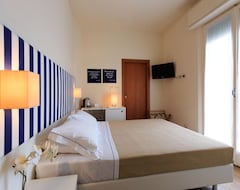 Mini Hotel (Rimini, İtalya)