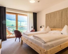 Hotel Tyrol (Funes, Italia)