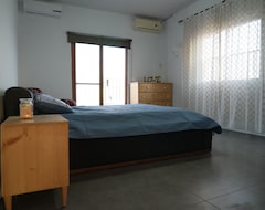 Hele huset/lejligheden Homely Comfort, Moments From Clean Beaches, Historical Sites And Cozy Cafes! (Tyre, Libanon)