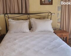 Khách sạn Arapis Rooms & Suites (Limeni, Hy Lạp)