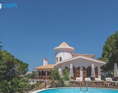 Majatalo Villa Pietra Estoril Eco Guesthouse (Estoril, Portugali)