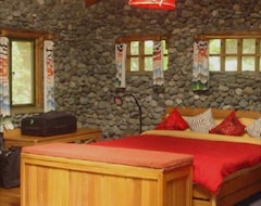 Hotel Equator Snow Lodge (Kasese, Uganda)