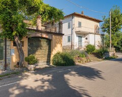 Toàn bộ căn nhà/căn hộ Cosy Holiday Home In Ca De Grimaldi With Barbecue (Castellarano, Ý)