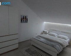 Koko talo/asunto Apartman Lux Jelena (Belgrade, Serbia)