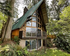 Hele huset/lejligheden Spacious, Dog-friendly Riverside A-frame Cabin W/ Mt Baker Views (Concrete, USA)